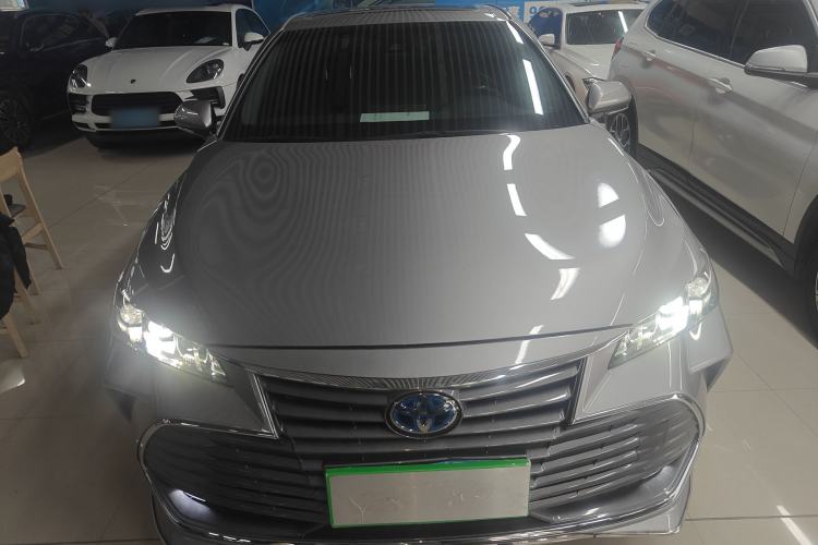 Used Toyota Avalon 2019 Dual-Engine 2.5L Luxury Edition China VI Standard