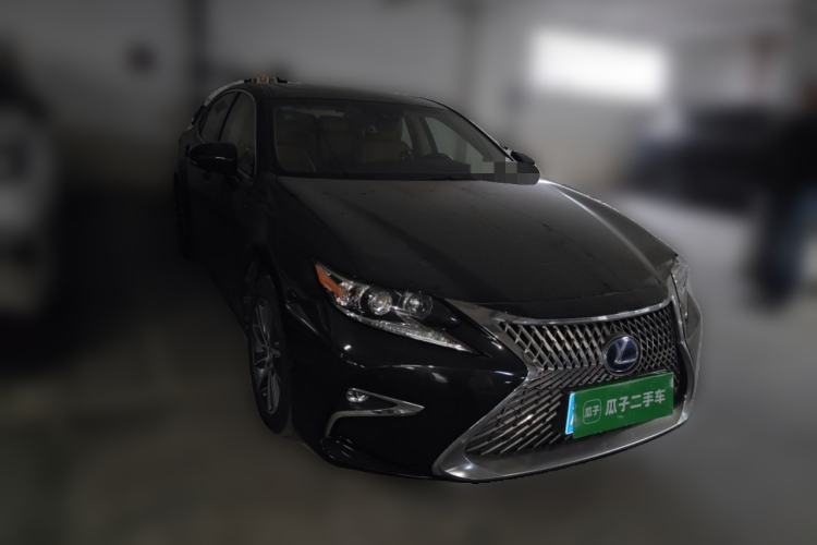 Used Lexus ES 2017 300h Mark Levinson Comfort Edition