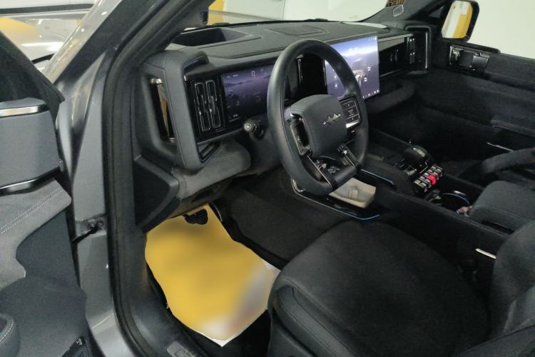 Used Formula Leopard 5 2023 Cloud Ride Flagship Edition