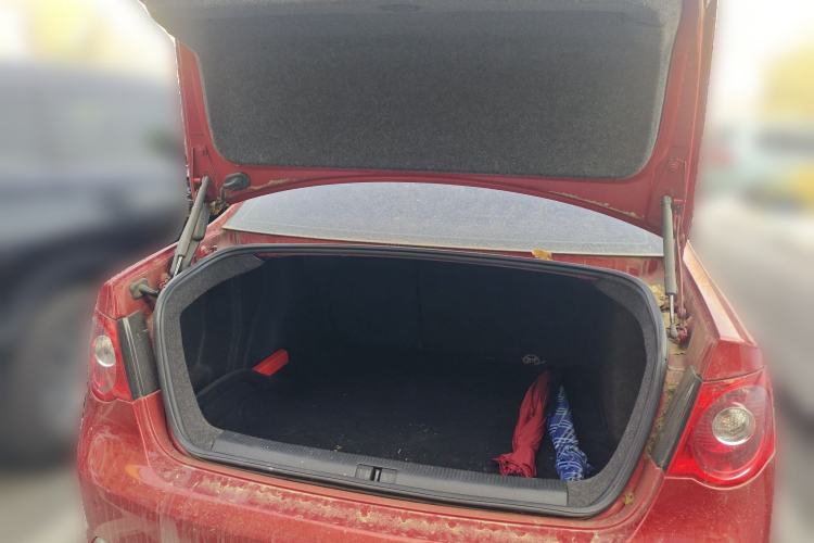 Used Volkswagen Sagitar 2011 1.6L Automatic Comfort Edition Trunk