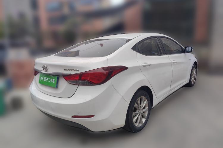 Used Hyundai Elantra (5th Generation / Langdong) 2016 1.6L Automatic Smart Version