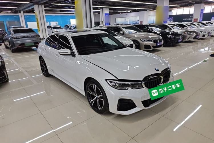 Used BMW 3 Series 2022 Updated 325i M Sport Package Front Right 45 Deg