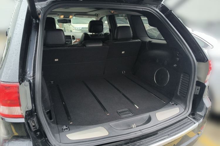 Used Jeep Grand Cherokee 2011 3.6L Luxury Edition
