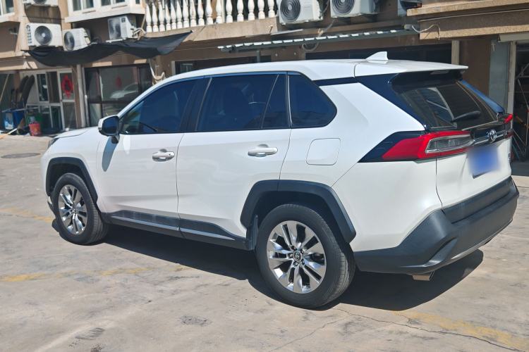 Used Toyota Wildlander 2020 2.0L CVT 4x4 Luxury Edition
