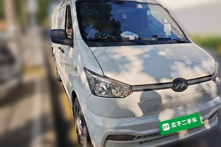 Used New Gonow Shuailing 2022 Standard Range with 41.64 kWh Lishen Power Front Right 45 Deg