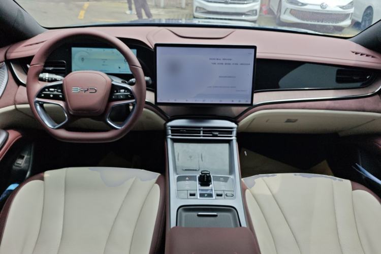 Used BYD Seal 2024 HONOR Edition DM-i 1.5L 121km Prestige Model Center Console