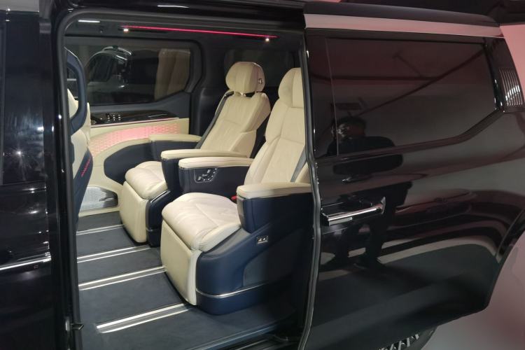 Used Zeekr 009 2024 7-Seater Aisle Version 108 kWh Left Rear Seat