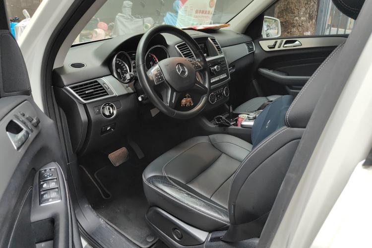 Used Mercedes-Benz M-Class 2015 ML 320 4MATIC Left Front Seat