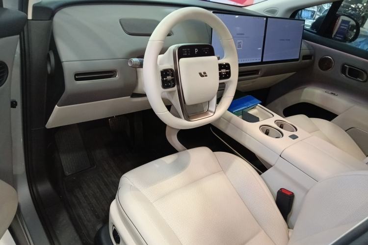 Used Li Auto i8 2025 Model Standard Version
