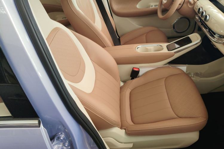 Used Wuling Bingo 2025 333 km Enjoyment Version Right Front Seat