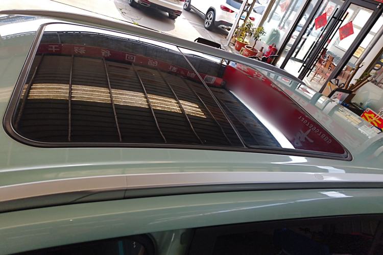 Used AION Y 2023 Plus 510 Smart Edition Roof