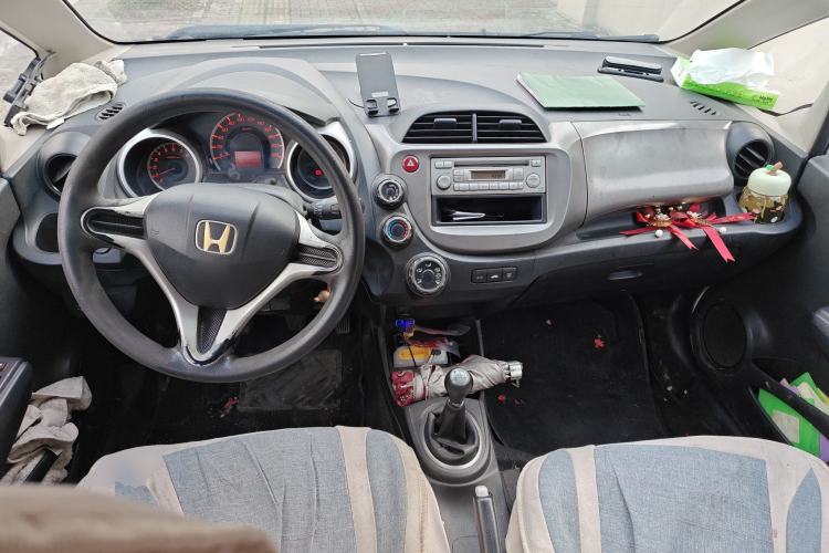 Used Honda Fit 2011 1.3L manual Comfort version
