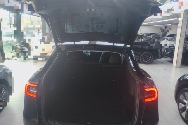 Used Tesla Model Y 2023 Rear-Wheel-Drive Version Trunk