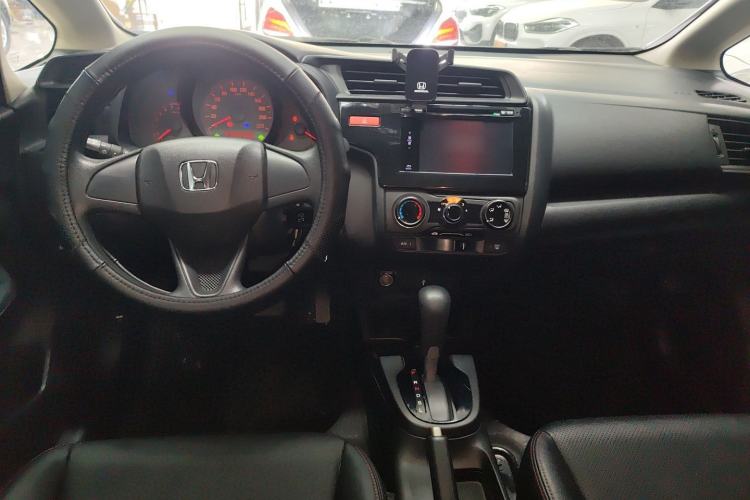 Used Honda Fit 2014 1.5L LX CVT Comfort Model Center Console