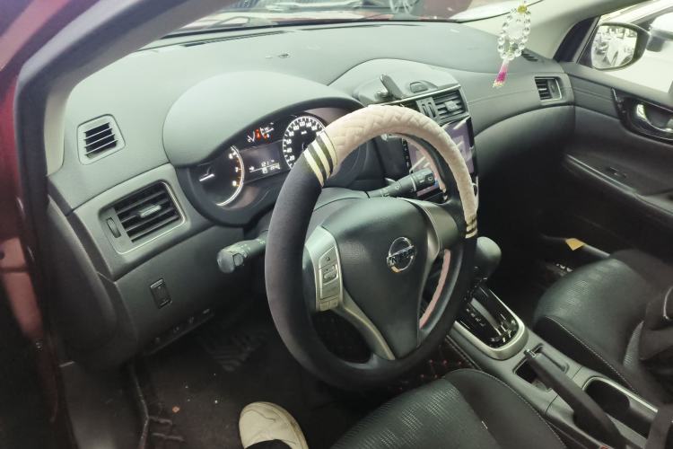 Used Nissan Tiida 2021 1.6L CVT Cool Edition
