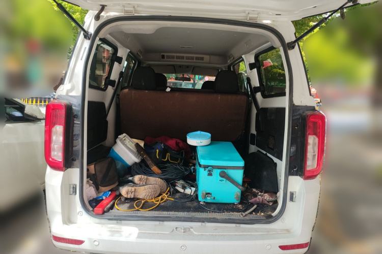 Used Dongfeng Fengon 380 2022 1.5L Comfort-Class Passenger Vehicle (Steel Spring) with 5 Seats Trunk