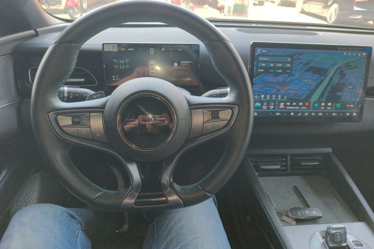 Used BYD Seal 06 New Energy 2025 DM-i Smart Drive 120KM Deluxe Model Center Console