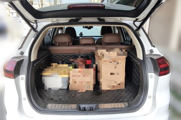 Used Geely Auto Emgrand X7 Sport 2016 1.8TD Automatic All-Wheel-Drive ZhiZun Edition Trunk