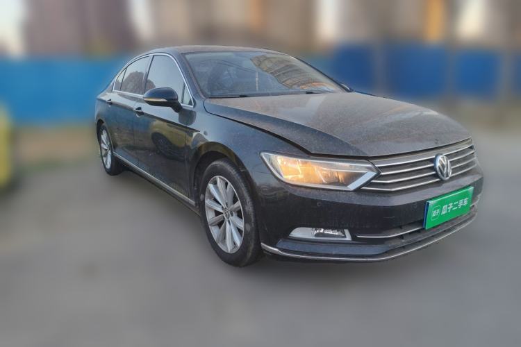 Used Volkswagen Magotan 2017 330TSI DSG Leading Model Front Right 45 Deg