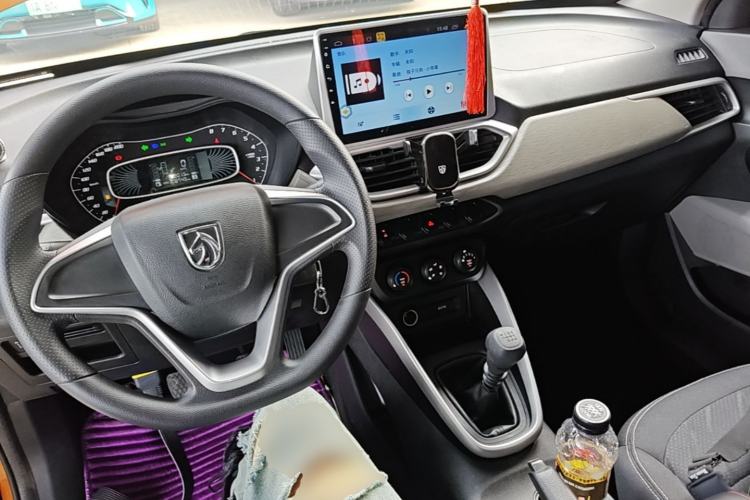 Used Baojun 510 2017 1.5L manual Comfort trim
