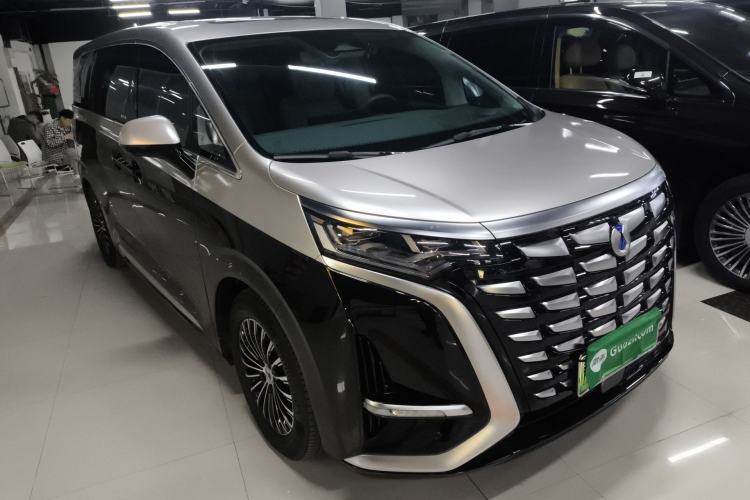 Used Denza D9 2022 DM-i 970 Four-Wheel Drive Prestige Model
