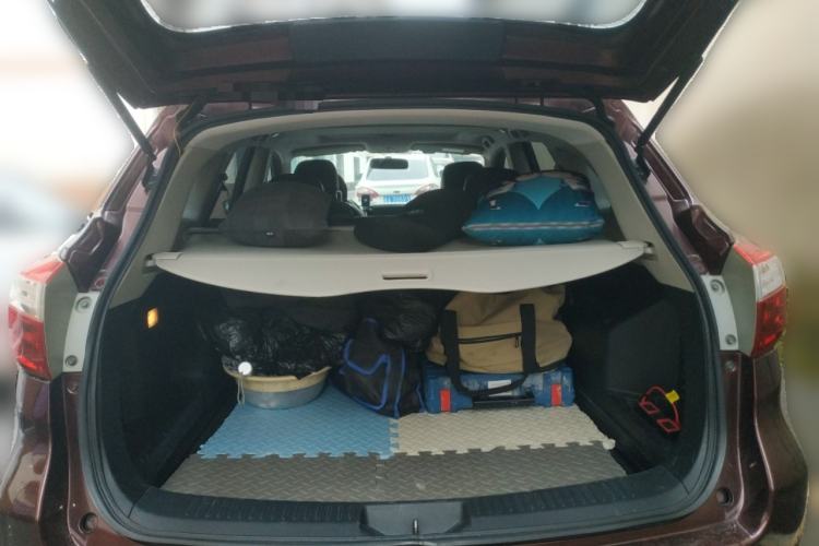 Used Venucia T70 2015 2.0L CVT Smart Edition Trunk