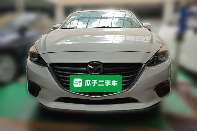 Used Mazda 3 Axela 2014 Sedan 1.5L Automatic Comfort Model
