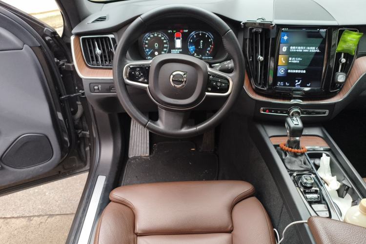 Used Volvo XC60 2021 T5 4x4 Smart Luxury Edition Steering Wheel