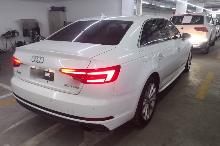 Used Audi A4L 2018 30th Anniversary Edition 40 TFSI Fashion Model Rear Right 45 Deg