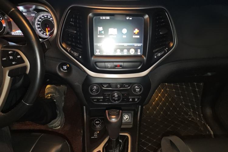 Used Jeep Cherokee 2016 2.4L Professional Smart Version
