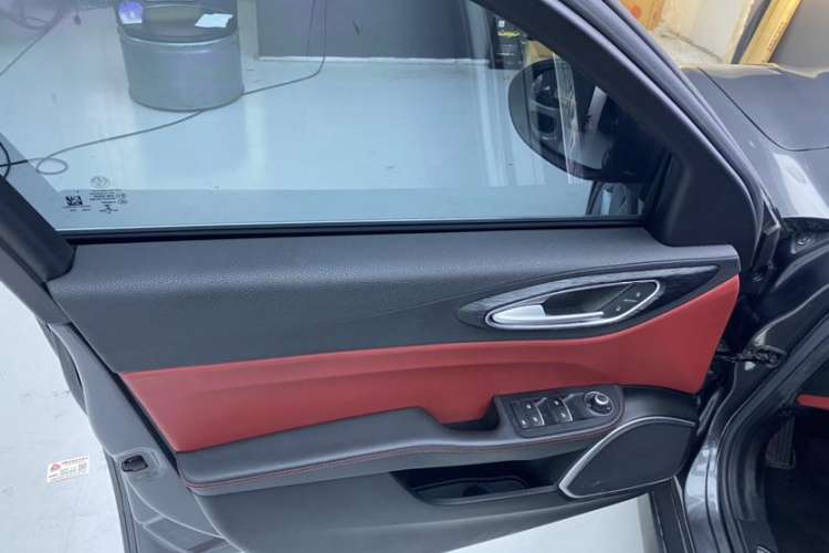 Used Alfa Romeo Giulia 2021 2.0T 280HP Luxury Edition
