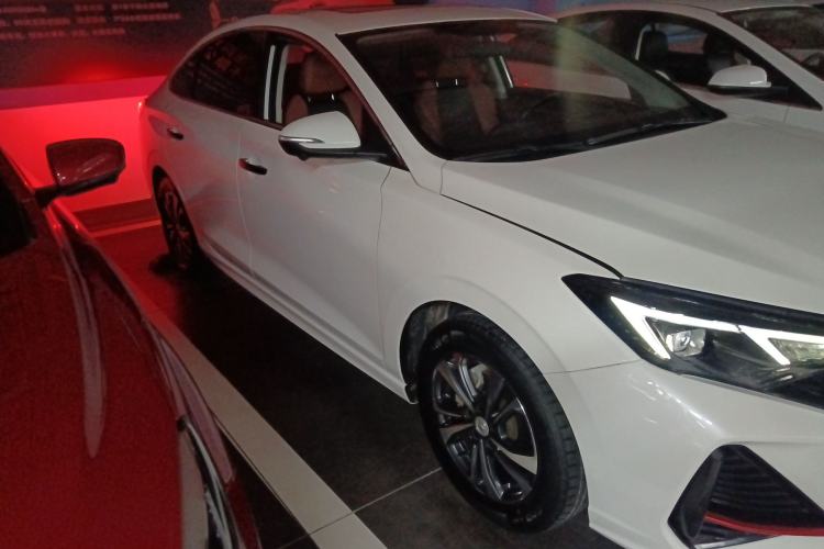 Used CHANGAN Eado 2023 Changan Edition PLUS Blue Whale NE 1.4T GDI DCT Prestige Version Front Right 45 Deg