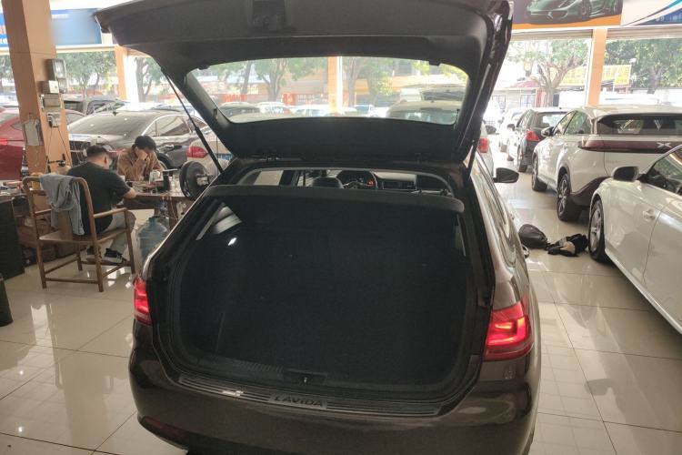 Used Volkswagen Gran Lavida 2013 1.4 TSI Automatic Comfort Model