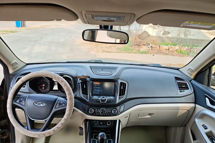 Used Chery Tiggo 5 2014 2.0L Manual - Family Deluxe Edition Center Console