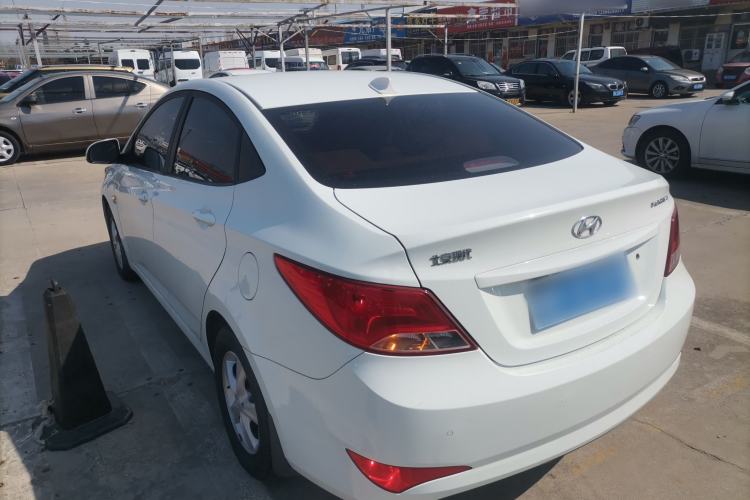 Used Hyundai Verna (older generation) 2014 1.4L Automatic Smart GLS Rear Left 45 Deg