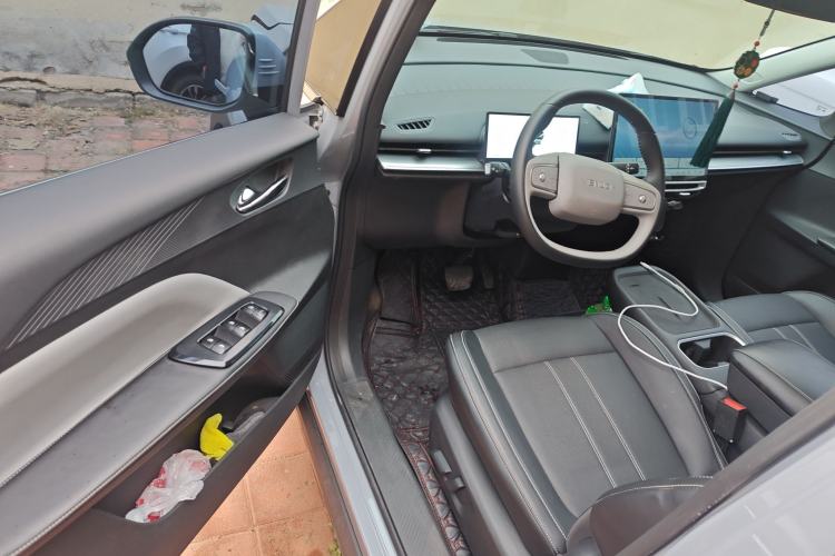 Used Venucia VX6 2025 Large Flat-Layout 520 Pro
