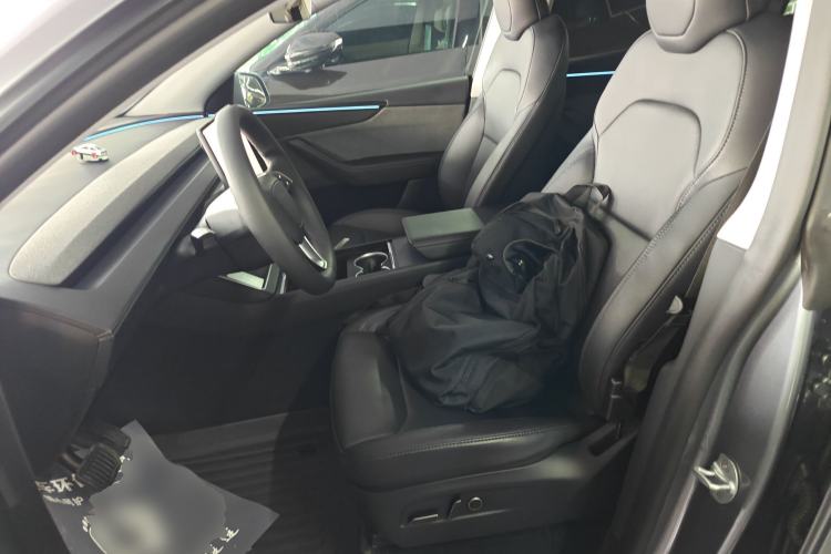 Used Tesla Model Y 2025 Rear-Wheel-Drive Version Left Front Seat