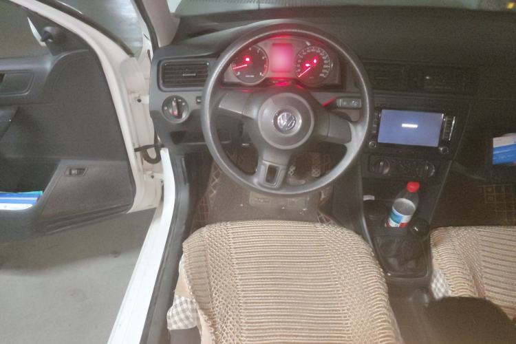 Used Volkswagen Santana 2015 1.6L Manual Fashion Edition
