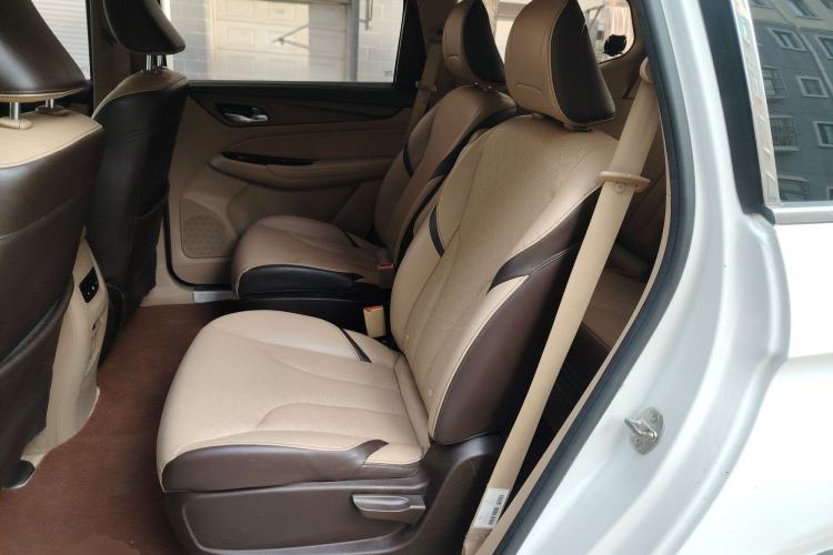 Used Baojun 730 2017 1.5T Manual Style 7 Seats China V
