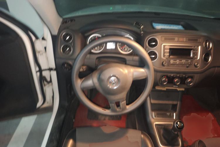 Used Volkswagen Tiguan 2016 300TSI Manual Two-Wheel Drive Trend Edition Steering Wheel