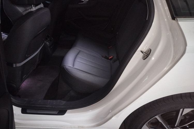 Used Audi A4L 2022 40 TFSI Luxury Prestige Edition
