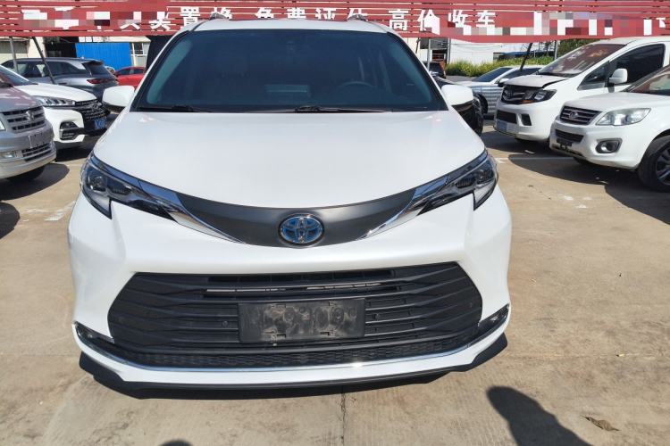 Used Toyota SIENNA 2023 2.5L Hybrid Comfort Edition Front