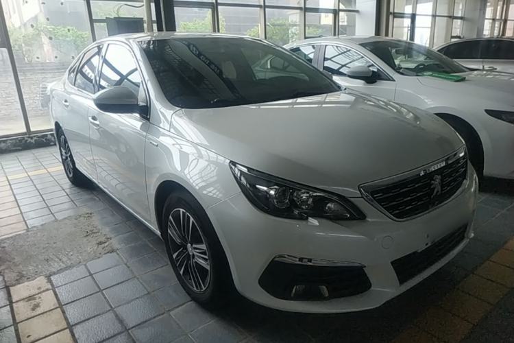 Used Peugeot 308 2016 230THP Automatic Luxury Edition Front Right 45 Deg