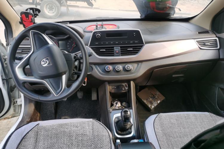 Used Baojun 310W 2017 1.5L Manual Comfort Version China V