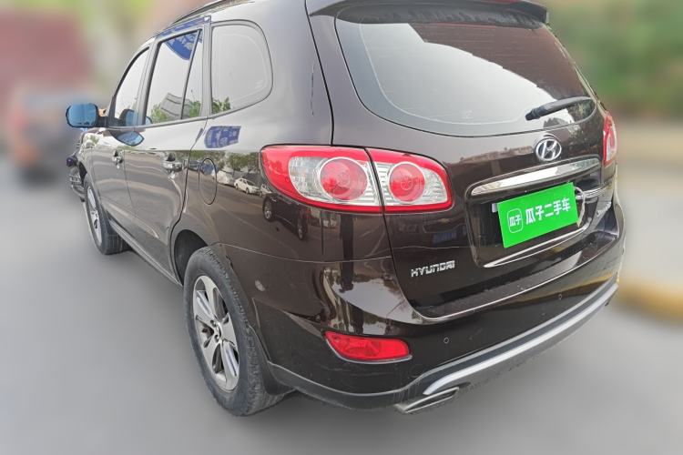 Used Hyundai Santa Fe Classic 2011 2.4 Comfort Edition 7-Seater Two-Wheel Drive