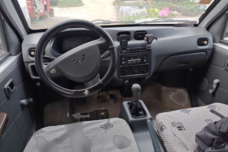 Used Wuling Zhiguang 2010 1.0L New Version Practical Short-Body L2Y