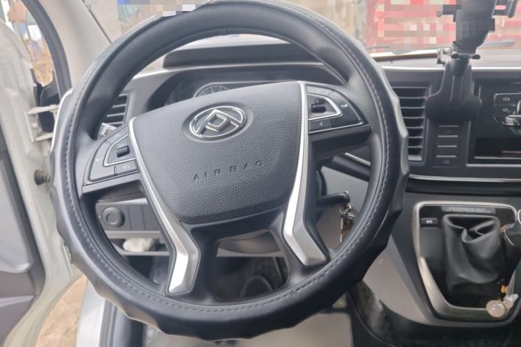 Used SAIC MAXUS Xintu V80 2024 Aotong Value Edition 6AMT Short Wheelbase Ultra-Low Roof 127 Ps 5/6 Seats