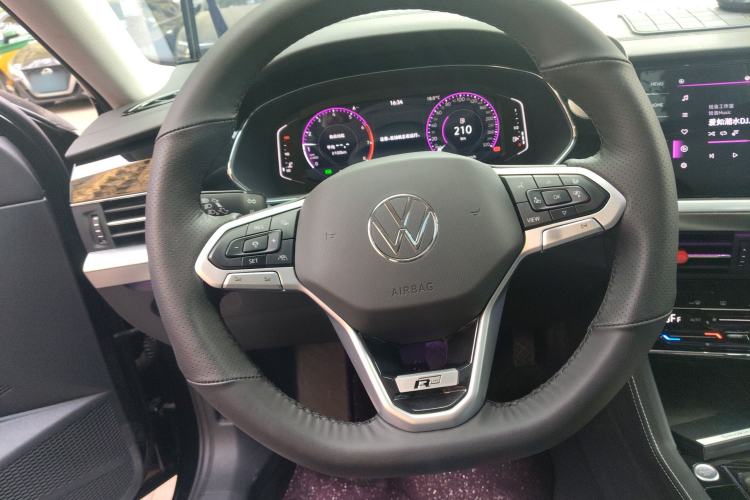 Used Volkswagen Passat 2025 Outstanding Model 380TSI Dragon Glory Edition