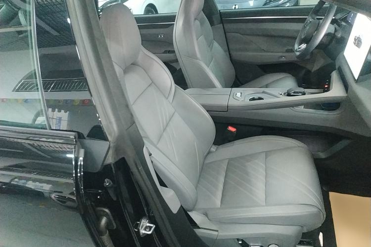 Used Zeekr 001 2025 WE Edition 95 kWh All-Wheel Drive
