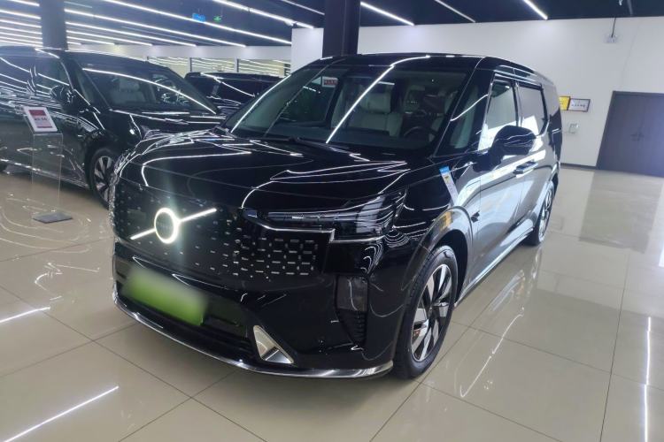 Used Volvo EM90 2025 Ultra Six-Seater